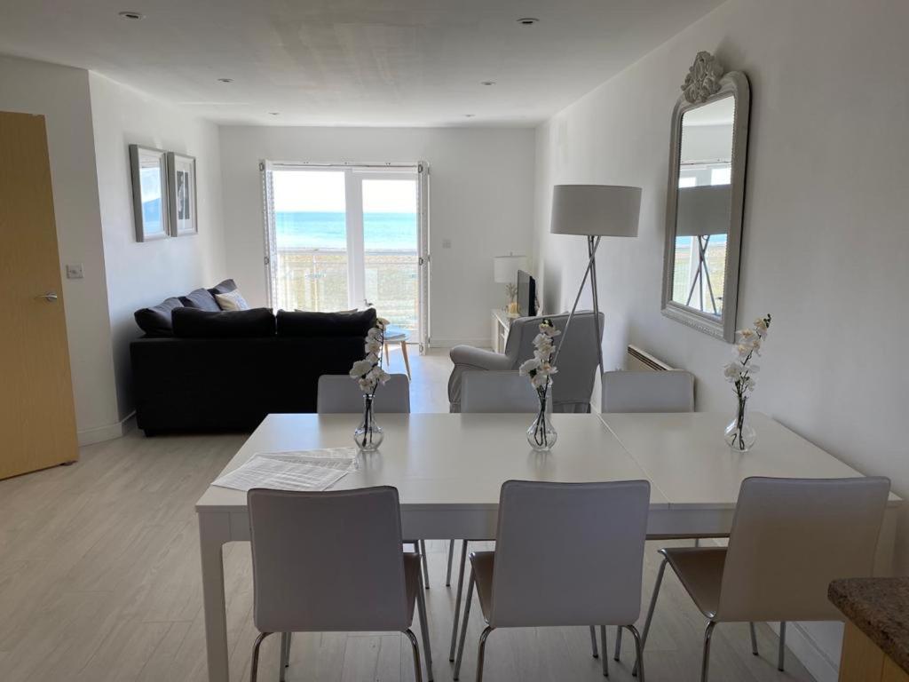 Luxury Beachfront Outstanding 2 Bedroom Apartment WTA WTA Eastbourne Exterior foto