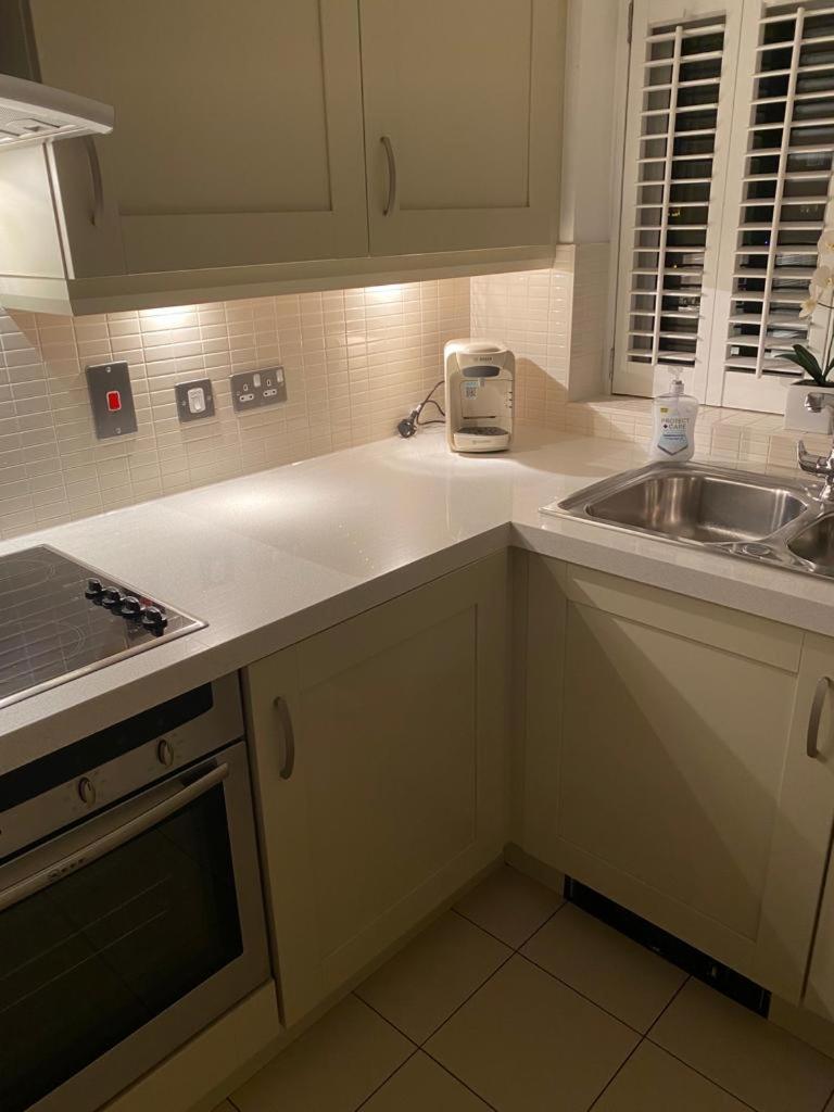 Luxury Beachfront Outstanding 2 Bedroom Apartment WTA WTA Eastbourne Exterior foto