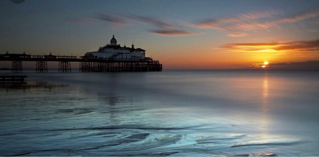 Luxury Beachfront Outstanding 2 Bedroom Apartment WTA WTA Eastbourne Exterior foto